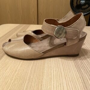 Women's Taos Carousel Wedge Open Toe Dress Shoes Tan Leather Size 41